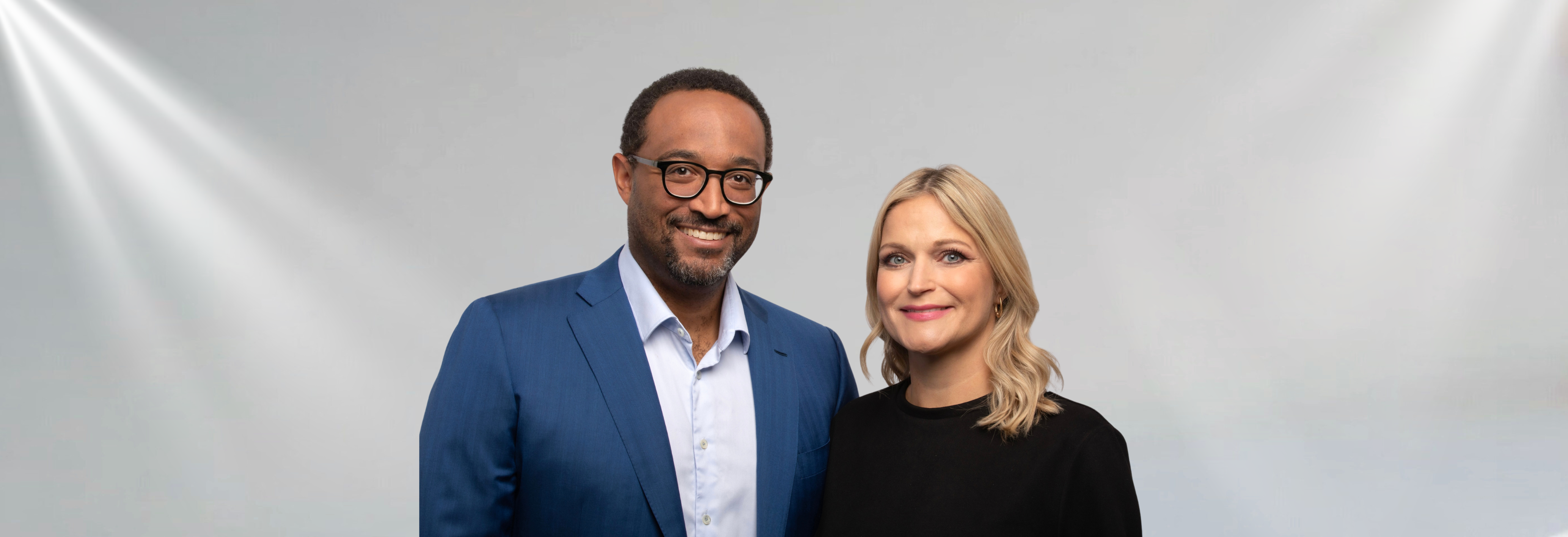 Dr. Armah Lavolta Frederick Armah und Carmen Armah über uns