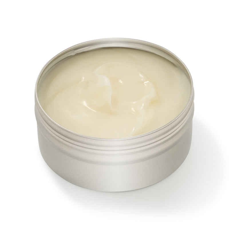 Geöffneter Tiegel der Lavolta Shéa Naturcreme Super Soft mit sichtbarer Cremetextur (Open jar of Lavolta Shéa Naturcreme Super Soft with visible cream texture).